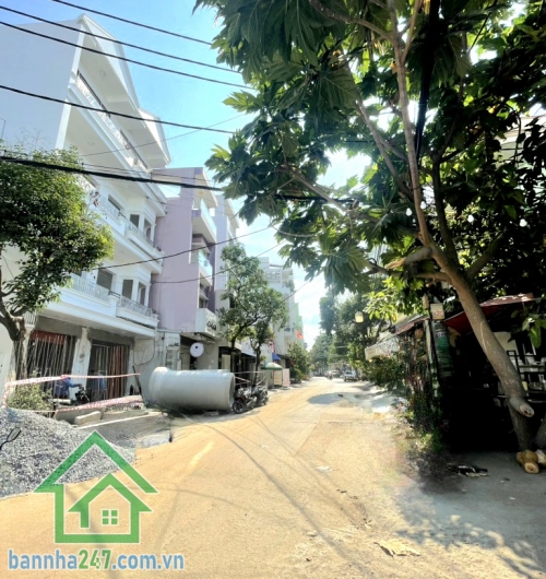 CHỈ 12,3 TỶ - MẶT TIỀN THÀNH CÔNG – NGANG LỚN 12M – DT 160M² – 3PN * Diện tích: 160m² – ngang hiếm 12m * Hiện trạng: chia 2 căn riêng biệt   * 1 căn đang cho thuê, 1 căn 3PN