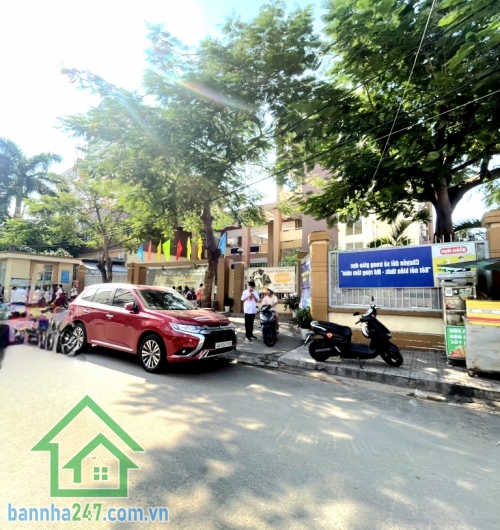 CHỈ 12,3 TỶ - MẶT TIỀN THÀNH CÔNG – NGANG LỚN 12M – DT 160M² – 3PN * Diện tích: 160m² – ngang hiếm 12m * Hiện trạng: chia 2 căn riêng biệt   * 1 căn đang cho thuê, 1 căn 3PN