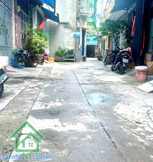 CHỈ 4 TỶ – NHÀ HẺM XE HƠI 6M – TRẦN VĂN QUANG, TÂN BÌNH – 3 TẦNG, 21M2, NHÀ MỚI Ở NGAY * Vị trí đắc địa, hẻm 6m xe hơi ra vào thoải mái, khu dân cư an ninh, sạch đẹp. 