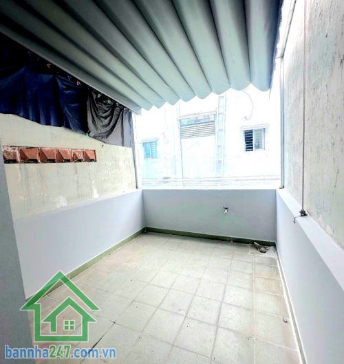 CHỈ 4 TỶ – NHÀ HẺM XE HƠI 6M – TRẦN VĂN QUANG, TÂN BÌNH – 3 TẦNG, 21M2, NHÀ MỚI Ở NGAY * Vị trí đắc địa, hẻm 6m xe hơi ra vào thoải mái, khu dân cư an ninh, sạch đẹp. 