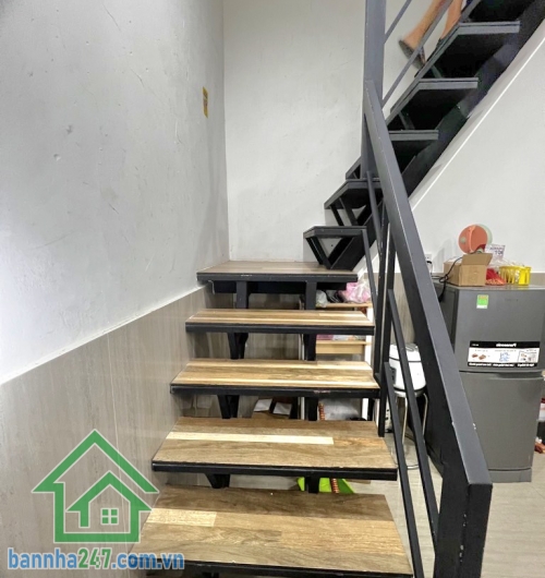 CHỈ 6.3 TỶ – NHÀ ĐẸP BÙI THỊ XUÂN – DT 67M² - 3PN – 3WC (4.95 x 17)m – Kết cấu 1 trệt 1 lầu, gồm 3PN – 3WC – PK – Bếp. Có giếng trời thoáng mát, sân để xe rộng. 
