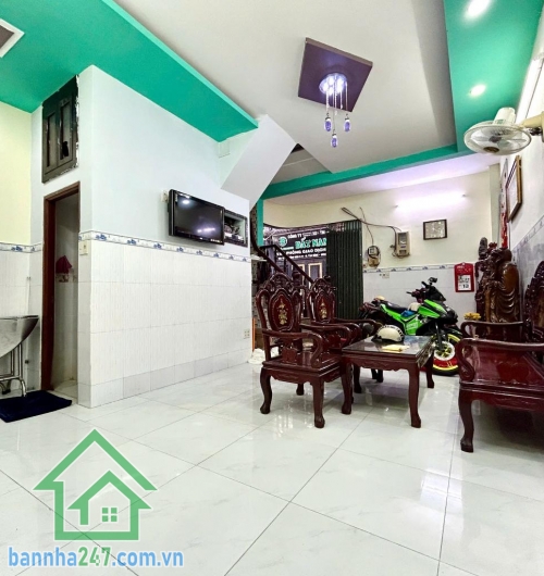 CHỈ 6,9 TỶ – NHÀ 4PN – NGANG GẦN 5M – HẺM ÔTÔ – TÂN BÌNH VIP. DT: 58m² (4.9 x 11.7m) – Sổ hồng riêng, công chứng nhanh. Trệt + lầu, 4 phòng ngủ – 2 WC, nội thất cao cấp.