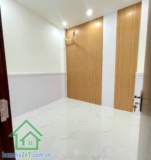 CHỈ 4,35 TỶ – NHÀ MỚI ĐẸP 3PN – GẦN LÊ VĂN QUỚI – NGÃ TƯ 4 XÃ – CHỢ BÌNH LONG - 3PN, 2WC DT: 4x12m (48m² công nhận đủ) Kết cấu: 1 trệt + 1 lầu, 3PN, 2WC, có phòng ngủ dưới đất.