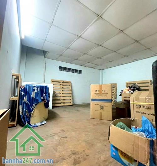 CHỈ 4,95 TỶ – HẺM XE TẢI TRÁNH – NGAY AEON MALL TÂN PHÚ - DT: 44M² (4 x 11) - 2 TẦNG - 2PN - 2WC Kết cấu: 2 Tầng (1 trệt 1 lầu) gồm 1 phòng khách, 1 bếp, 2PN, 2WC