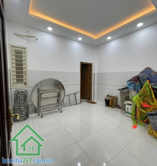 NHÀ ĐẸP 4 TẦNG GẦN LÊ VĂN QUỚI – HẺM 7M THÔNG – CHỈ NHỈNH 6 TỶ DT: 64m² (4 x 14m) – xây dựng kiên cố, vào ở ngay!  4 tầng cực chắc chắn, gồm 4 phòng ngủ rộng.