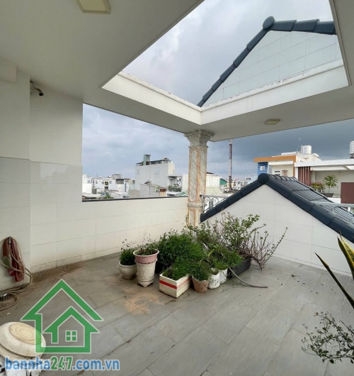 NHÀ ĐẸP 4 TẦNG GẦN LÊ VĂN QUỚI – HẺM 7M THÔNG – CHỈ NHỈNH 6 TỶ DT: 64m² (4 x 14m) – xây dựng kiên cố, vào ở ngay!  4 tầng cực chắc chắn, gồm 4 phòng ngủ rộng.