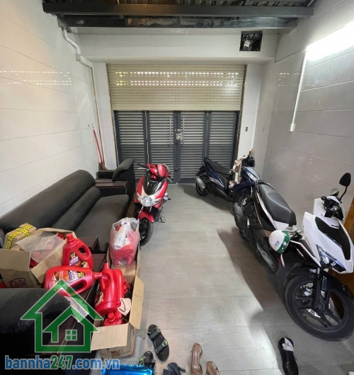 NHÀ ĐẸP 4 TẦNG GẦN LÊ VĂN QUỚI – HẺM 7M THÔNG – CHỈ NHỈNH 6 TỶ DT: 64m² (4 x 14m) – xây dựng kiên cố, vào ở ngay!  4 tầng cực chắc chắn, gồm 4 phòng ngủ rộng.