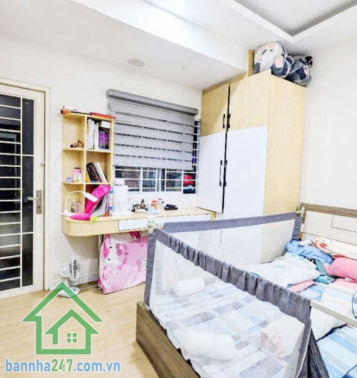 CHỈ 7,3 TỶ - TRUNG TÂM QUẬN 10 – LÔ GÓC NỞ HẬU 35M² – 2 TẦNG – SÁT MẶT TIỀN –  Vị trí: Đường Hoà Hưng, P. Hoà Hưng, Q10, chỉ 20m thẳng tắp ra mặt tiền, khu trung tâm sầm uất – hiếm có căn thứ 2.