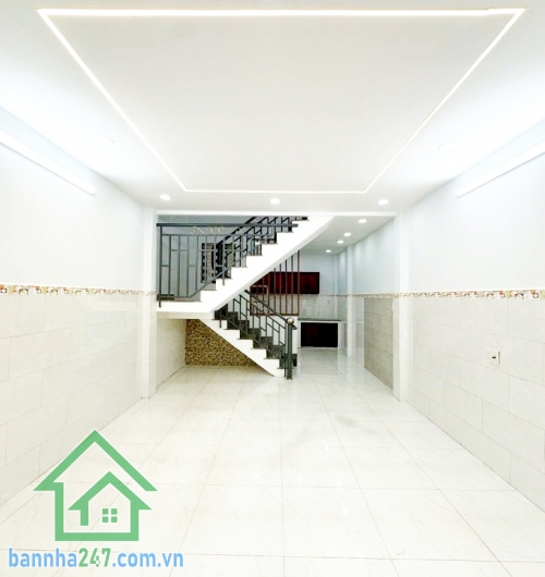 CHỈ 4,45 TỶ – HẺM 4M - NHÀ MỚI 2 TẦNG – GIÁP TÂN PHÚ – NGÃ TƯ BỐN XÃ - 2PN – 2WC  Diện tích 40m² (4x10m) – 1 trệt 1 lầu, gồm 2PN – 2WC, ban công thoáng mát. Nhà mới, hoàn công đầy đủ, dọn vào ở ngay. Hẻm 4m, cách đường lớn khoảng 100m, xe cộ ra vào thuận 
