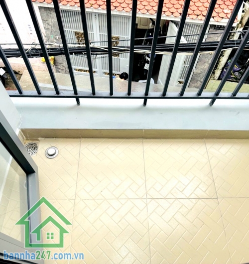 CHỈ 4,7 TỶ – HIẾM! NHÀ ĐẸP TÂN BÌNH – GẦN NHÀ GA T3 & SÂN BAY – 36M² – 2 TẦNG – VUÔNG A4 – HẺM BA GÁC VIVU Diện tích: 36m² (4 x 9m) – vuông A4, công nhận đủ