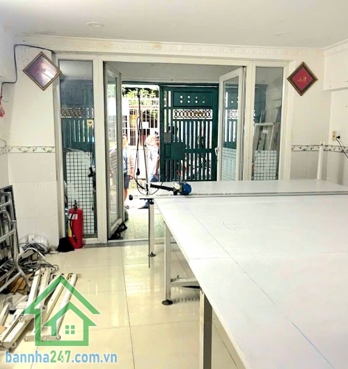 CHỈ 5,7 TỶ – HXH 5M THÔNG – ĐƯỜNG SỐ 3 – GIÁP NGUYỄN SƠN – GẦN CHỢ BÌNH LONG - 2PN - 2WC Đang cho thuê 9 triệu/tháng Diện tích: 4 x 15m nở hậu, công nhận đủ