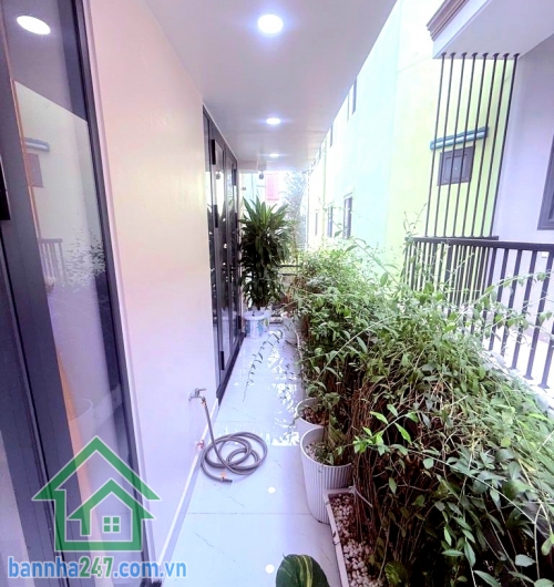 CHỈ 4,2 TỶ – NHÀ 2 TẦNG – HẺM 3M - THÔNG – KHU VIP NGUYỄN HỒNG ĐÀO - BÀU CÁT - 2 PN – 2 WC * Diện tích: 21m² (6,4 x 4m) * Kết cấu: 1 trệt 1 lầu * Công năng: 2PN - 2WC