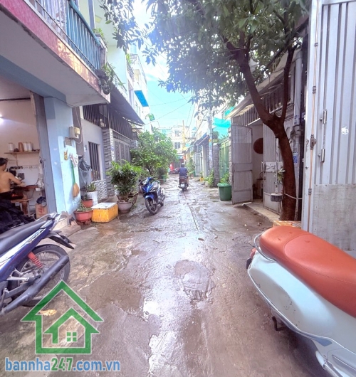 CHỈ 7,2 TỶ – NHÀ HẺM XE HƠI NGAY CHỢ VẢI PHÚ THỌ HÒA – DIỆN TÍCH 60M2 – 3 TẦNG – 4PN – 3WC * Diện tích: 4x15m, công nhận đủ 60m2 * Kết cấu: 1 trệt 2 lầu,  gồm 4PN và 3WC, có thể cải tạo thêm phòng ngủ và WC.