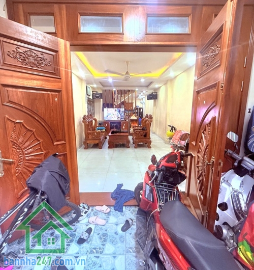CHỈ 7,2 TỶ – NHÀ HẺM XE HƠI NGAY CHỢ VẢI PHÚ THỌ HÒA – DIỆN TÍCH 60M2 – 3 TẦNG – 4PN – 3WC * Diện tích: 4x15m, công nhận đủ 60m2 * Kết cấu: 1 trệt 2 lầu,  gồm 4PN và 3WC, có thể cải tạo thêm phòng ngủ và WC.