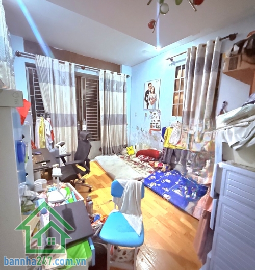 CHỈ 3,5 TỶ – NHÀ HẺM NGUYỄN SƠN – CÁCH 20M RA HẺM XE TẢI – 34M2 * Diện tích: 3.5 x 10m, công nhận 34m² - DTSD: 68m² * Kết cấu: 1 trệt 1 lầu, 2PN - 2WC.