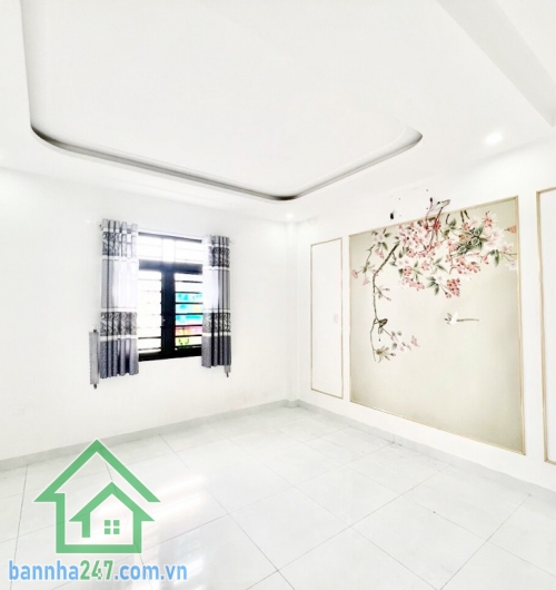 CHỈ 6,5 TỶ TL – CĂN HỘ DỊCH VỤ 4 TẦNG – HƯƠNG LỘ 2 – SÁT BV BÌNH TÂN Diện tích 4 x 16m (64m²) – kết cấu 1 trệt 3 lầu, gồm 7PN – 7WC, ban công, sân thượng đầy đủ,  Nhà đang khai thác căn hộ dịch vụ, doanh thu 36 triệu/tháng
