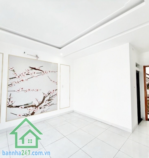 CHỈ 6,5 TỶ TL – CĂN HỘ DỊCH VỤ 4 TẦNG – HƯƠNG LỘ 2 – SÁT BV BÌNH TÂN Diện tích 4 x 16m (64m²) – kết cấu 1 trệt 3 lầu, gồm 7PN – 7WC, ban công, sân thượng đầy đủ,  Nhà đang khai thác căn hộ dịch vụ, doanh thu 36 triệu/tháng