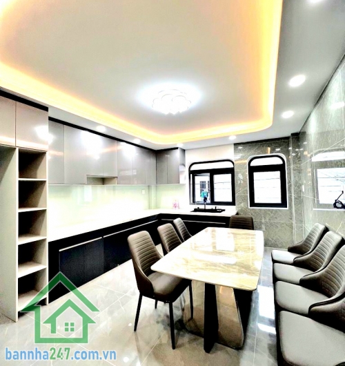 CHỈ 8,5 TỶ – SIÊU PHẨM 2 MẶT TIỀN – KHU GÒ XOÀI - NHÀ 5 TẦNG – THANG MÁY – FULL NỘI THẤT CAO CẤP - 5 PN – 6 WC Diện tích: 69m² (4m x 17m) – sổ vuông đẹp. Kết cấu 1 trệt + 1 lửng + 3 lầu. Công năng: 5 PN – 6 WC Trang bị: THANG MÁY xịn xò, giếng trời, ban c