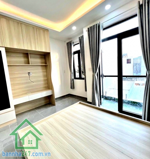 CHỈ 8,5 TỶ – SIÊU PHẨM 2 MẶT TIỀN – KHU GÒ XOÀI - NHÀ 5 TẦNG – THANG MÁY – FULL NỘI THẤT CAO CẤP - 5 PN – 6 WC Diện tích: 69m² (4m x 17m) – sổ vuông đẹp. Kết cấu 1 trệt + 1 lửng + 3 lầu. Công năng: 5 PN – 6 WC Trang bị: THANG MÁY xịn xò, giếng trời, ban c