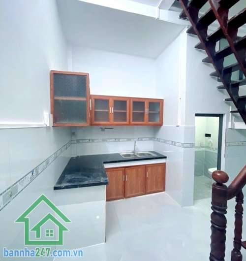 CHỈ 4,7 TỶ - NHÀ MỚI 2 TẦNG – LÊ VĂN QUỚI – SÁT NGÃ TƯ BỐN XÃ – CHỈ XÁCH VALI VÀO Ở  DT: 4.2 x 11m (45m²), 1 trệt 1 lầu Công năng: 3PN (có PN tầng trệt), 2 WC.