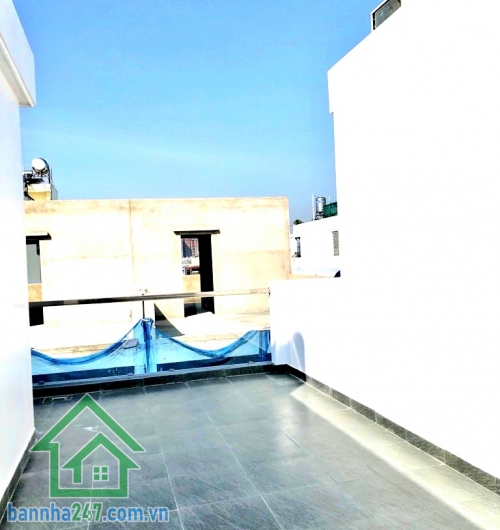 CHỈ 6,3 TỶ (TL) – SIÊU PHẨM 4 TẦNG – SÁT AEON TÂN PHÚ - HẺM NHỰA 6M CÓ VỈA HÈ – DT: 50M² - 4 PN – 5 WC - KHU PHÂN LÔ CAO TẦNG Diện tích: 5m x 10m = 50m² Kết cấu 1 trệt 3 lầu - 4 PN – 5 WC – công năng đầy đủ