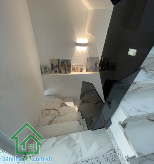 NHÀ MỚI 3 TẦNG – GẦN TÊN LỬA – Ở NGAY – CHỈ NHỈNH 4 TỶ Vị trí đẹp – giáp Tân Phú – gần BV Bình Tân – kế bên Tên Lửa DT: 4.2 x 12m – sổ nở hậu phong thuỷ tốt.