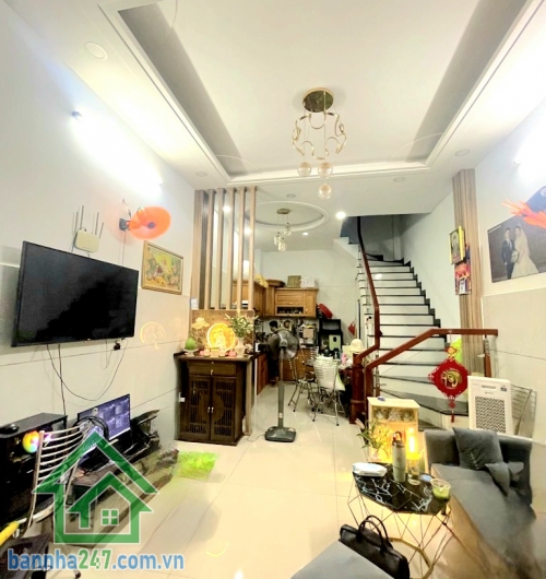 CHỈ 4,7 TỶ – NHÀ 4 TẦNG - DTSD: 100M² – TÊN LỬA NỐI DÀI – BÌNH TRỊ ĐÔNG - 3PN - 3WC * Diện tích: 36m² (4 x 9)m – sổ vuông vức * Diện tích sử dụng: ~99,9m² * Kết cấu: 1 trệt 2 lầu + sân thượng * 3 PN – 3 WC, có ban công thoáng