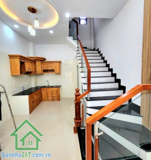 CHỈ 4,7 TỶ – NHÀ 4 TẦNG - DTSD: 100M² – TÊN LỬA NỐI DÀI – BÌNH TRỊ ĐÔNG - 3PN - 3WC * Diện tích: 36m² (4 x 9)m – sổ vuông vức * Diện tích sử dụng: ~99,9m² * Kết cấu: 1 trệt 2 lầu + sân thượng * 3 PN – 3 WC, có ban công thoáng