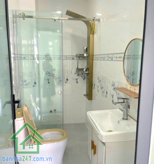 CHỈ 4,7 TỶ – NHÀ 4 TẦNG - DTSD: 100M² – TÊN LỬA NỐI DÀI – BÌNH TRỊ ĐÔNG - 3PN - 3WC * Diện tích: 36m² (4 x 9)m – sổ vuông vức * Diện tích sử dụng: ~99,9m² * Kết cấu: 1 trệt 2 lầu + sân thượng * 3 PN – 3 WC, có ban công thoáng
