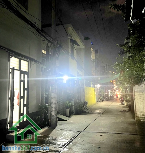 CHỈ 4,7 TỶ – NHÀ 4 TẦNG - DTSD: 100M² – TÊN LỬA NỐI DÀI – BÌNH TRỊ ĐÔNG - 3PN - 3WC * Diện tích: 36m² (4 x 9)m – sổ vuông vức * Diện tích sử dụng: ~99,9m² * Kết cấu: 1 trệt 2 lầu + sân thượng * 3 PN – 3 WC, có ban công thoáng