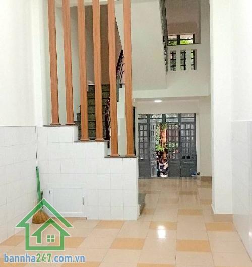 CHỈ 11,6 TỶ - SIÊU PHẨM NHÀ PHỐ NHẤT CHI MAI – SÁT NHÀ GA T3 - 4 PN - 4WC Diện tích: 53,3m² (3,2 x 17m) Kết cấu: 4 tầng BTCT – 1 trệt, 2 lầu, sân thượng - 4 PN - 4 WC