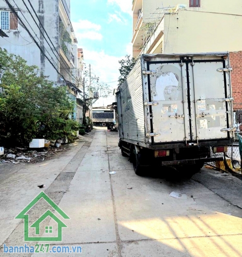CHỈ 5,8 TỶ – ĐẤT ĐƯỜNG 18B – HẺM XE HƠI 8M – DT: 80M² (4×20)M * Đất trống vuông vức, xây dựng ngay * Được phép xây trệt – lửng – 3 lầu – sân thượng * Hẻm xe hơi 8m, không ngập, xe quay đầu thoải mái. 