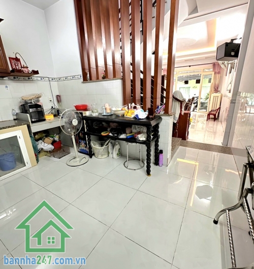 CHỈ 5,1 TỶ – ĐƯỜNG XE HƠI 5M – 2 TẦNG BTCT - (4 x 13) 2PN – 2WC – SÁT NGÃ TƯ BỐN XÃ – HÒA BÌNH  Ngay khu trung tâm Ngã Tư Bốn Xã – kết nối nhanh Lê Văn Quới, Hòa Bình.