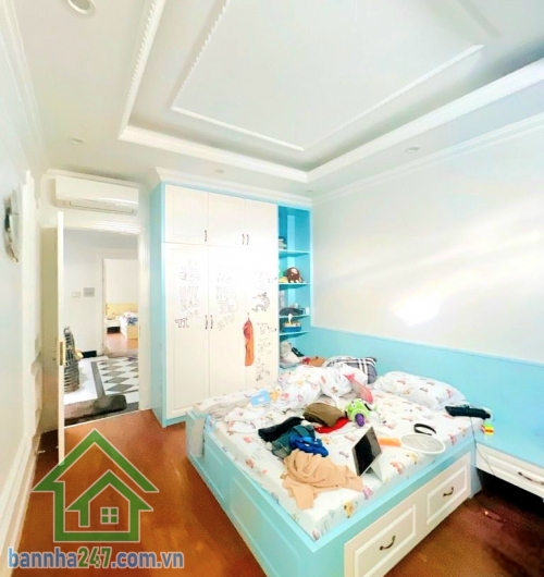 CHỈ 9,7 TỶ TL – KHU VIP TÂN PHÚ – HẺM XE TẢI 6M – 77.5M² – NHÀ MỚI 4 TẦNG – FULL NỘI THẤT CAO CẤP * DT: 5.25 × 15m = 77.5m² * Kết cấu: 1 trệt – 2 lầu – sân thượng.