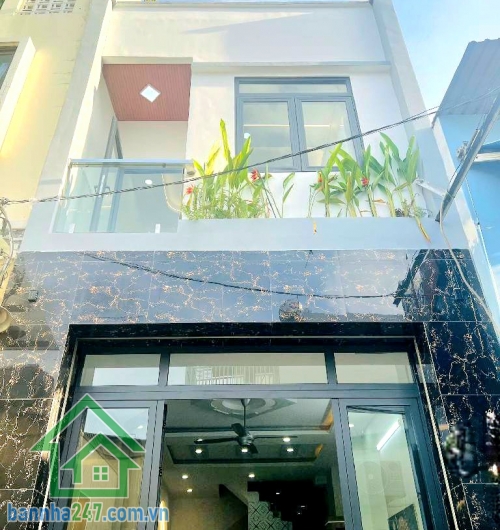 CHỈ 4,65 TỶ – NHÀ 2 TẦNG HẺM XE HƠI 5M – NGÃ TƯ 4 XÃ, BÌNH TÂN - DT: (4x10)m - 2 PN - 2 WC. DT: 4x10m, vuông vức, công nhận đủ. Kết cấu: 1 trệt 1 lầu, 2PN – 2 WC
