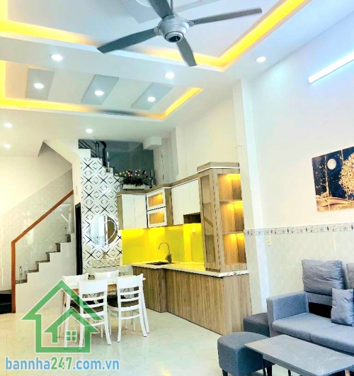 CHỈ 4,65 TỶ – NHÀ 2 TẦNG HẺM XE HƠI 5M – NGÃ TƯ 4 XÃ, BÌNH TÂN - DT: (4x10)m - 2 PN - 2 WC. DT: 4x10m, vuông vức, công nhận đủ. Kết cấu: 1 trệt 1 lầu, 2PN – 2 WC