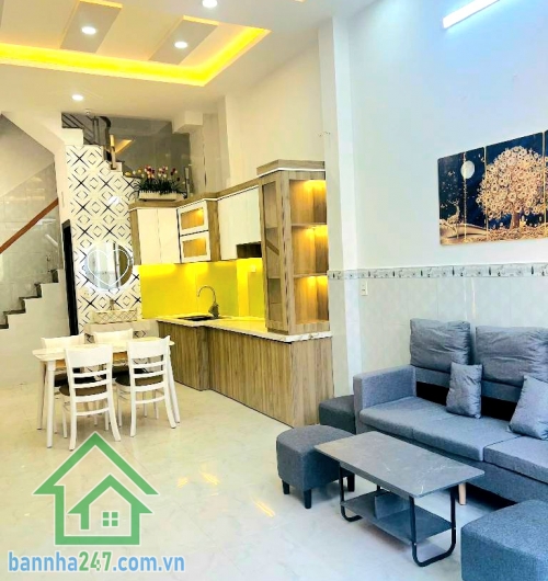CHỈ 4,65 TỶ – NHÀ 2 TẦNG HẺM XE HƠI 5M – NGÃ TƯ 4 XÃ, BÌNH TÂN - DT: (4x10)m - 2 PN - 2 WC. DT: 4x10m, vuông vức, công nhận đủ. Kết cấu: 1 trệt 1 lầu, 2PN – 2 WC