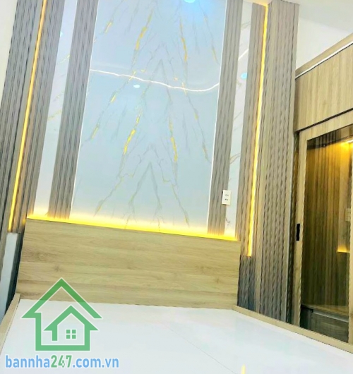 CHỈ 4,65 TỶ – NHÀ 2 TẦNG HẺM XE HƠI 5M – NGÃ TƯ 4 XÃ, BÌNH TÂN - DT: (4x10)m - 2 PN - 2 WC. DT: 4x10m, vuông vức, công nhận đủ. Kết cấu: 1 trệt 1 lầu, 2PN – 2 WC