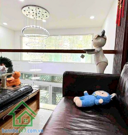 HẺM NHỰA 8M – XE HƠI NGỦ TRONG NHÀ – 6 TẦNG CÓ THANG MÁY - DT 92m² (5x19)m – NỘI THẤT CAO CẤP – 6PN – 6WC • Diện tích đất: 92m² (5 x 19m) – vuông vức • Kết cấu: Trệt + lửng + 3 lầu + sân thượng trước & sau • 6 phòng ngủ – 6 WC, thang máy hiện đại