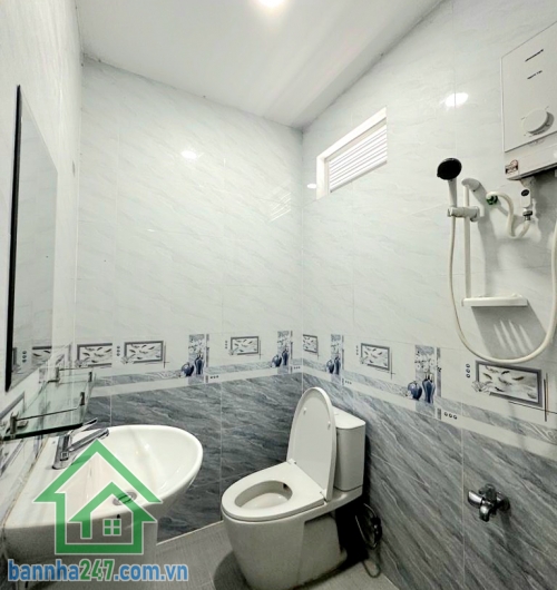 CHỈ 9,8 TỶ (TL CHÍNH CHỦ) – LŨY BÁN BÍCH – ĐƯỜNG 10M – LÔ GÓC KHÔNG LỘ GIỚI - DT: (4X15) - 4 TẦNG BTCT. 3PN – 3WC Diện tích: 60m² (ngang 4m) – sổ vuông đẹp 