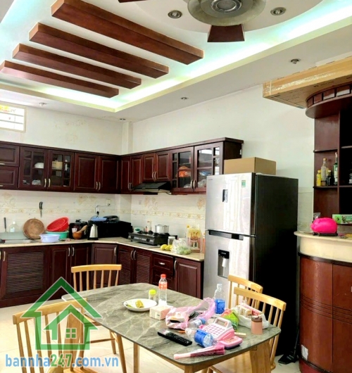 CHỈ 12 TỶ – 2 MẶT TIỀN KINH DOANH – KHU BÀU CÁT, TÂN BÌNH – NHÀ SÂN VƯỜN RỘNG THOÁNG DT đất: 4x22m – 64m² xây dựng, không lộ giới. Kết cấu: 1 trệt 1 lầu – 3PN - 3WC.