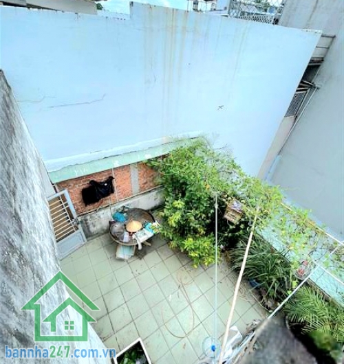 CHỈ 16 TỶ (TL) – MTKD ĐƯỜNG NHỰA 10M – LÊ LƯ - 3 TẦNG BTCT – DT: 163M² (6,36 X 26,49) – 5PN – 6WC Diện tích: ngang 6,36m (nở hậu 6,42m), dài 26,49m – công nhận đủ 163,32m², không lộ giới.