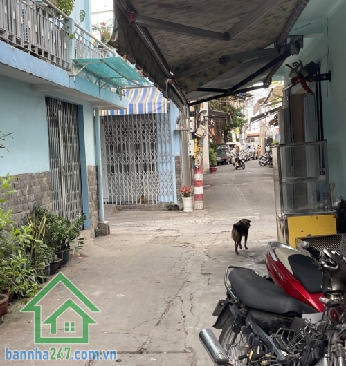 CHỈ 4,4 TỶ – NHÀ 3 TẦNG MỚI – NGAY NI SƯ HUỲNH LIÊN, GIÁP BÀU CÁT – XE HƠI ĐẬU CỬA – 32M2 – 3PN – 3WC * Nhà mới tinh, thiết kế hiện đại, gồm 1 trệt 2 lầu, 3PN - 3WC.