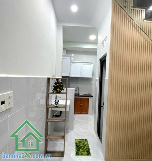 CHỈ 3 TỶ - NHÀ MỚI – MUA VÀO Ở NGAY – CÁCH 10M RA TRƯỜNG SA - TÂN BÌNH – 3 TẦNG, 2 PHÒNG NGỦ, 2 WC Nhà xây mới, kết cấu 3 tầng kiên cố, có ban công trước thoáng mát. 