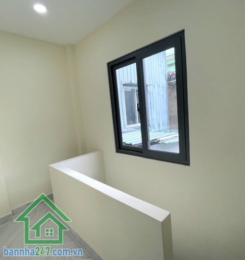 CHỈ 3 TỶ - NHÀ MỚI – MUA VÀO Ở NGAY – CÁCH 10M RA TRƯỜNG SA - TÂN BÌNH – 3 TẦNG, 2 PHÒNG NGỦ, 2 WC Nhà xây mới, kết cấu 3 tầng kiên cố, có ban công trước thoáng mát. 