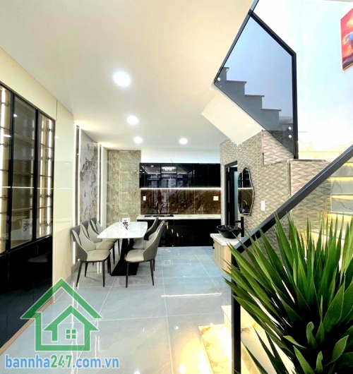 CHỈ 4,96 TỶ – NHÀ ĐẸP FULL NỘI THẤT – P.15 TÂN BÌNH – DT: 44/33M² - VÀO Ở NGAY - 2 PN – 2 WC Nhà mới đẹp, full nội thất, chỉ việc xách vali vào ở Phù hợp gia đình trẻ, mua đón Tết