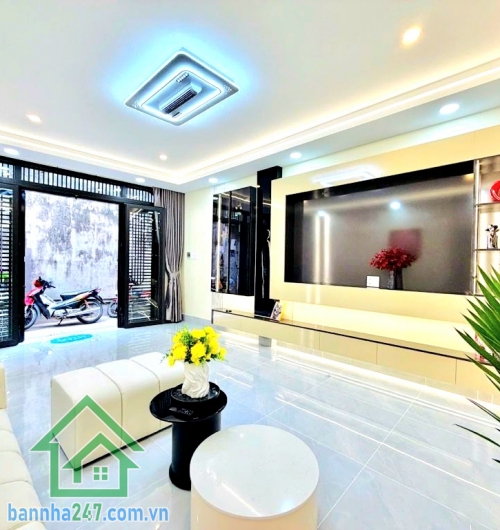CHỈ 4,96 TỶ – NHÀ ĐẸP FULL NỘI THẤT – P.15 TÂN BÌNH – DT: 44/33M² - VÀO Ở NGAY - 2 PN – 2 WC Nhà mới đẹp, full nội thất, chỉ việc xách vali vào ở Phù hợp gia đình trẻ, mua đón Tết