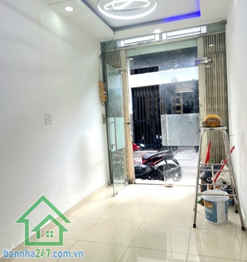 CHỈ 4,18 TỶ – NHÀ 3 TẦNG MỚI – HẺM Ô TÔ 5M THÔNG – NGAY KHU BÀU CÁT, TÂN BÌNH DT: 26m² (1 trệt 2 lầu – 3PN, 3WC).  Nhà mới đẹp, dọn vào ở ngay, khu dân trí cao.