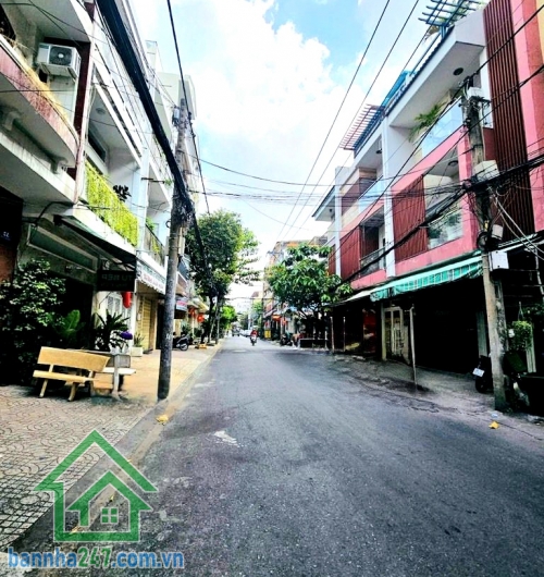 MTKD BÀU CÁT – KHU VIP CAO TẦNG - DT: 72M² (4X18) – 4 TẦNG BTCT – 5PN – 5WC - SẴN DÒNG TIỀN 25TR/THÁNG ✔ Mặt tiền khu Bàu Cát, trục kinh doanh sầm uất ✔ Khu cao tầng – phân lô đồng bộ, đẹp bậc nhất Tân Bình ✔ Xung quanh khách sạn, nhà hàng, dịch vụ hoạt đ