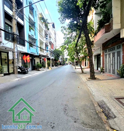 MTKD BÀU CÁT – KHU VIP CAO TẦNG - DT: 72M² (4X18) – 4 TẦNG BTCT – 5PN – 5WC - SẴN DÒNG TIỀN 25TR/THÁNG ✔ Mặt tiền khu Bàu Cát, trục kinh doanh sầm uất ✔ Khu cao tầng – phân lô đồng bộ, đẹp bậc nhất Tân Bình ✔ Xung quanh khách sạn, nhà hàng, dịch vụ hoạt đ